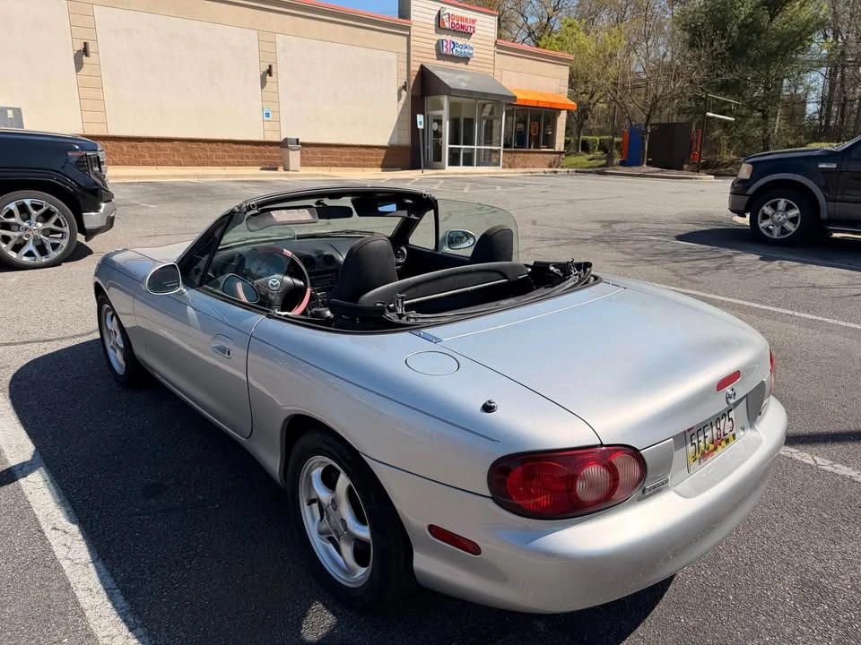 2001 Mazda NB MX-5 Miata - Image 3 of 9