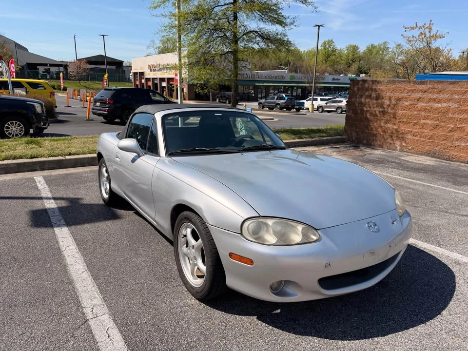 2001 Mazda NB MX-5 Miata - Image 4 of 9