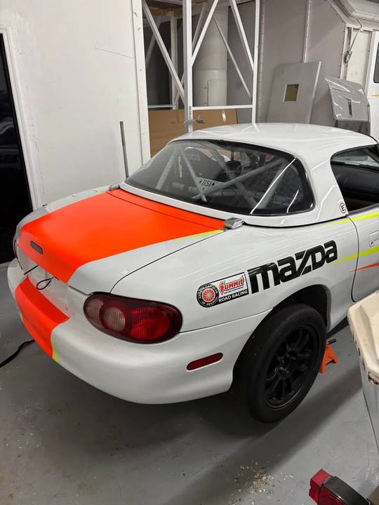 2001 Mazda NB MX-5 Miata - Image 3 of 12