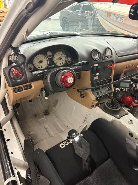 2001 Mazda NB MX-5 Miata - Image 4 of 12