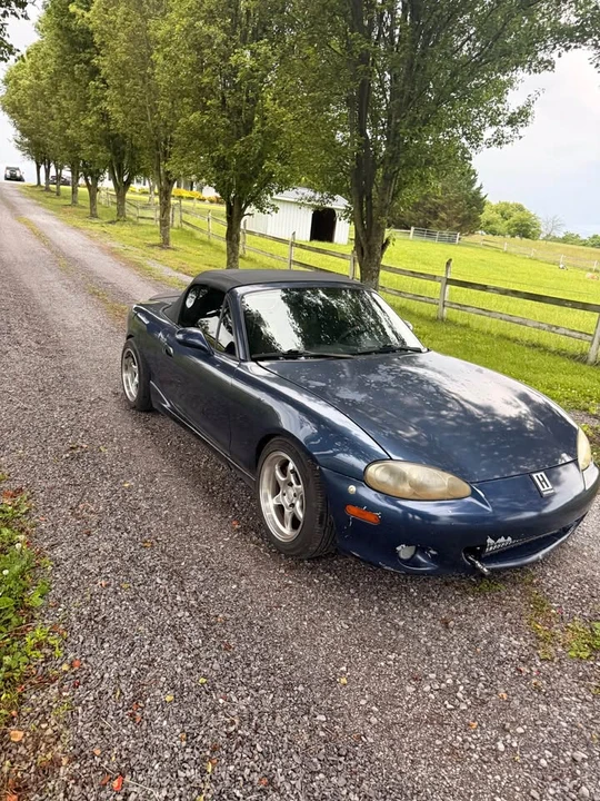 2001 Mazda NB MX-5 Miata - Image 5 of 12