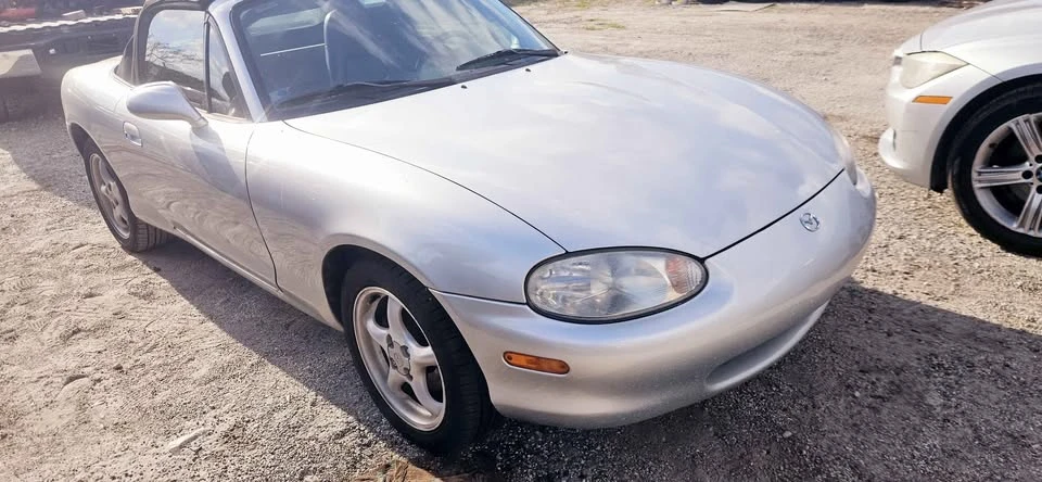 2001 Mazda NB MX-5 Miata - Image 2 of 9