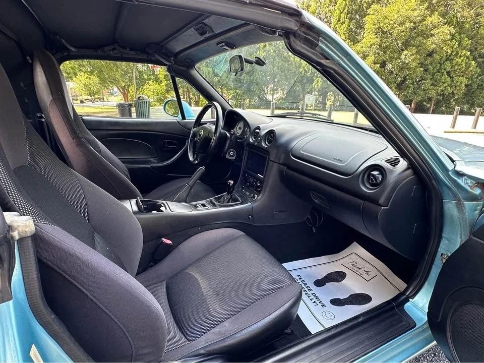 2001 Mazda NB MX-5 Miata - Image 9 of 15