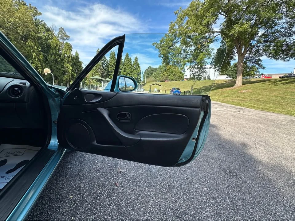 2001 Mazda NB MX-5 Miata - Image 12 of 16