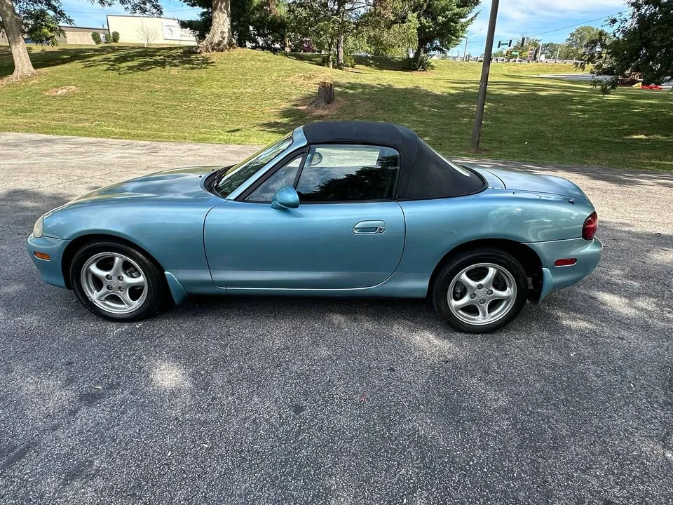 2001 Mazda NB MX-5 Miata - Image 7 of 15