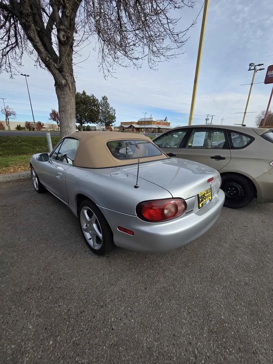 2001 Mazda NB MX-5 Miata - Image 4 of 5