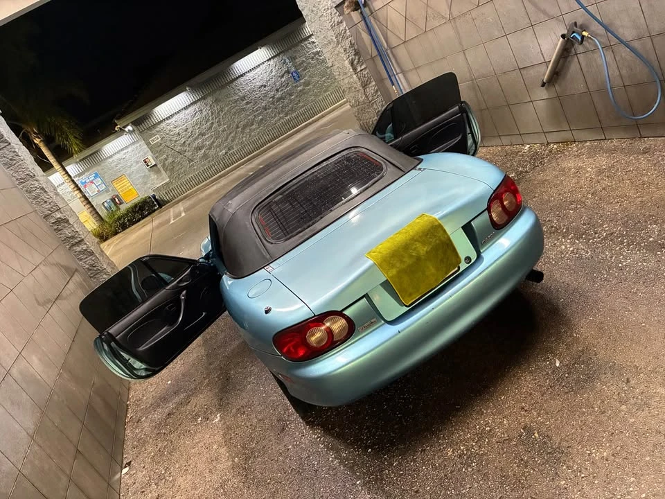 2001 Mazda NB MX-5 Miata - Image 5 of 8