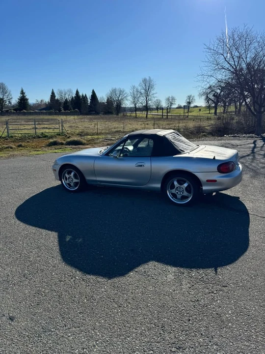 2001 Mazda NB MX-5 Miata - Image 9 of 9