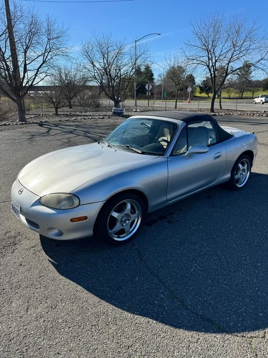 2001 Mazda NB MX-5 Miata - Image 5 of 9