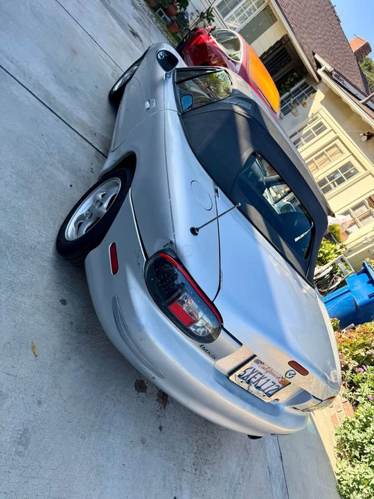 2001 Mazda NB MX-5 Miata - Image 5 of 12