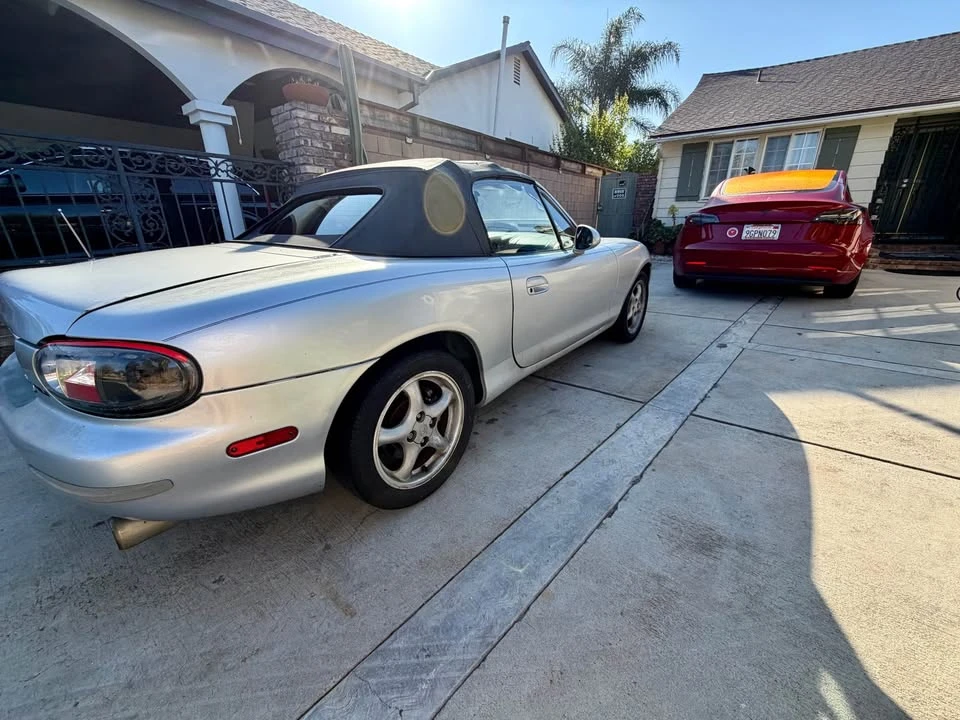 2001 Mazda NB MX-5 Miata - Image 9 of 12