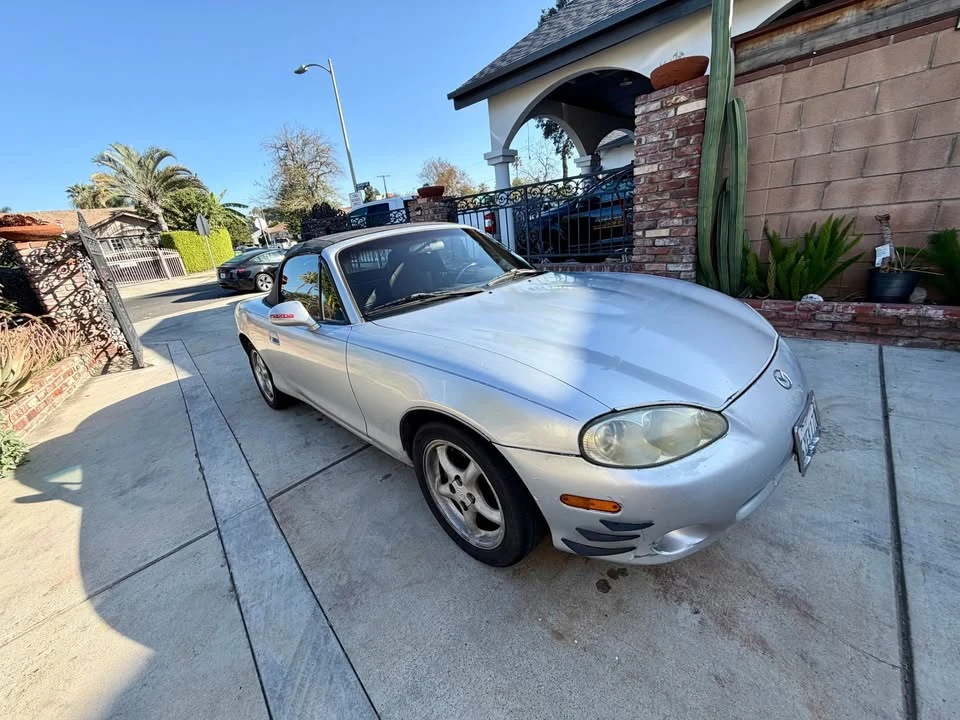 2001 Mazda NB MX-5 Miata - Image 8 of 12