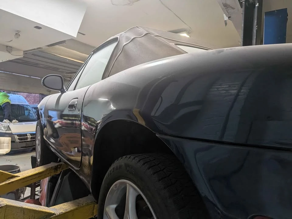 2001 Mazda NB MX-5 Miata - Image 3 of 5