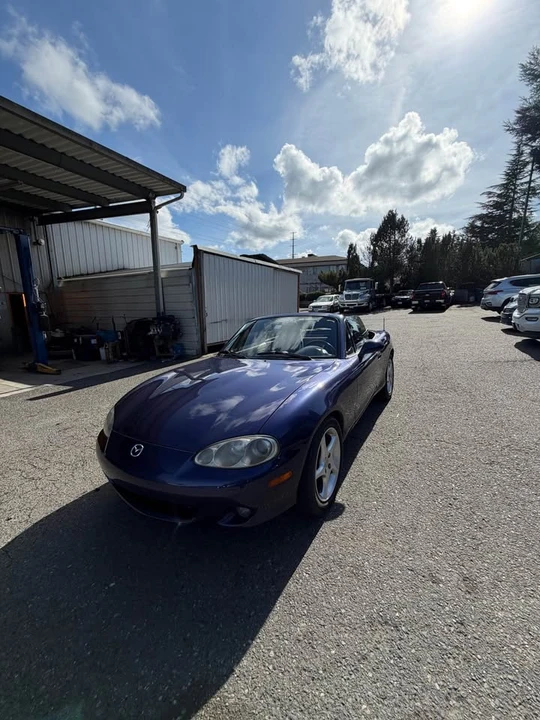 2001 Mazda NB MX-5 Miata - Image 4 of 12