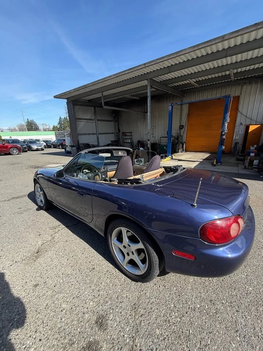 2001 Mazda NB MX-5 Miata - Image 9 of 12