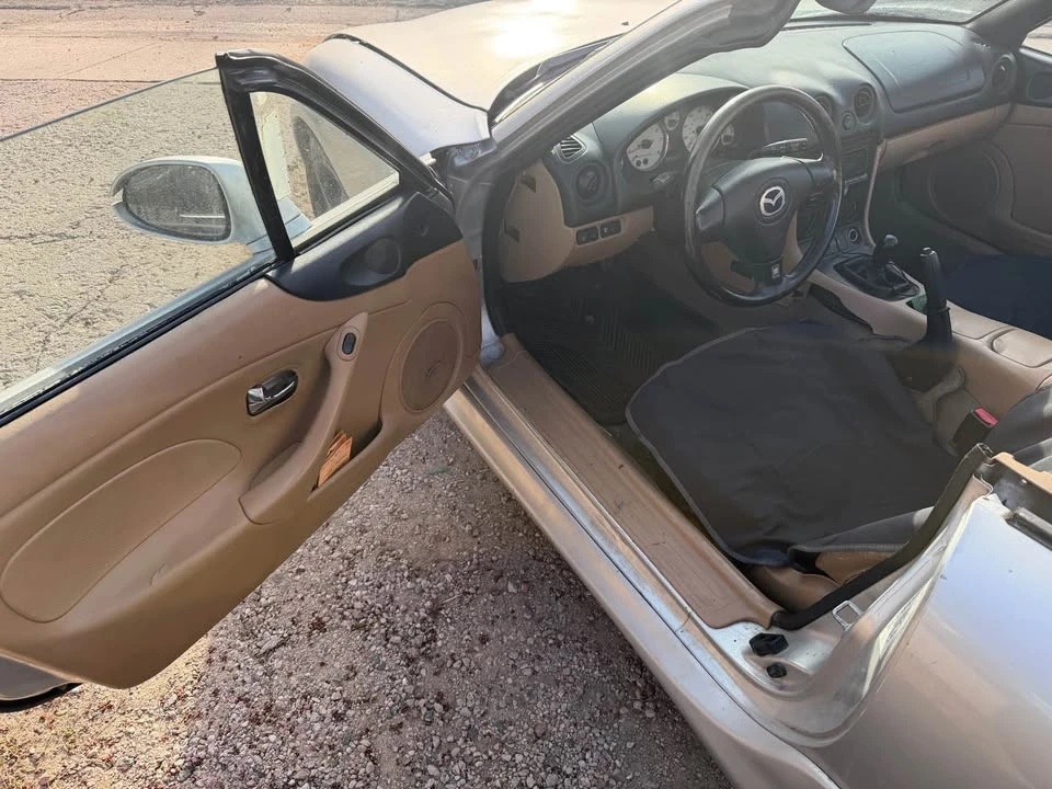 2001 Mazda NB MX-5 Miata - Image 14 of 20