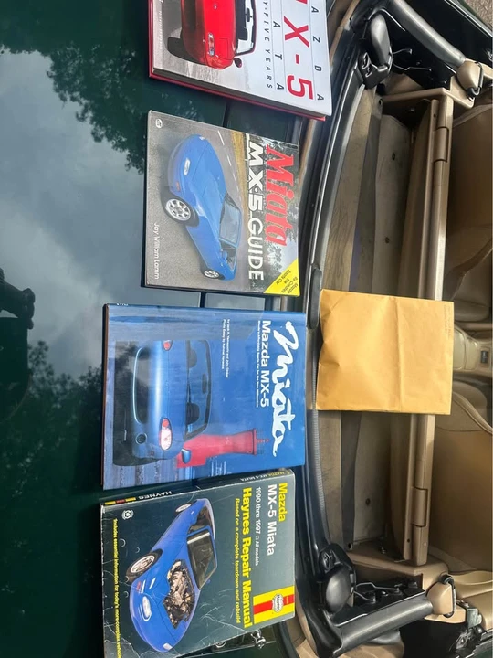2001 Mazda NB MX-5 Miata - Image 14 of 20