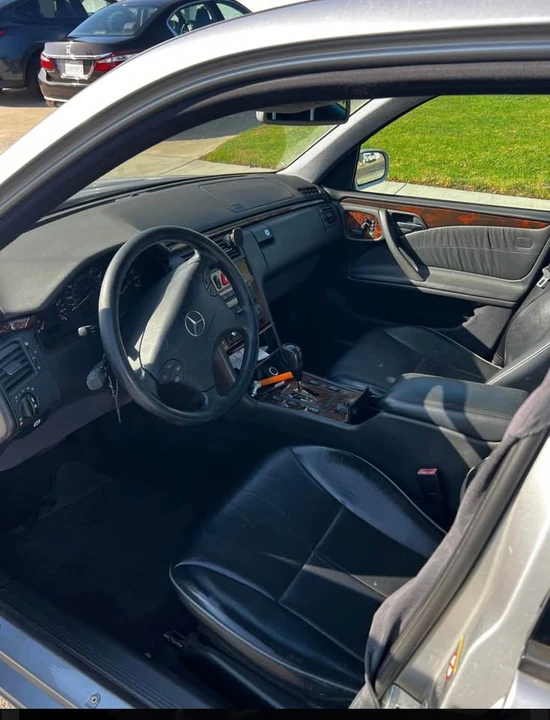 2001 Mercedes-Benz W210 E-Class - Image 2 of 3