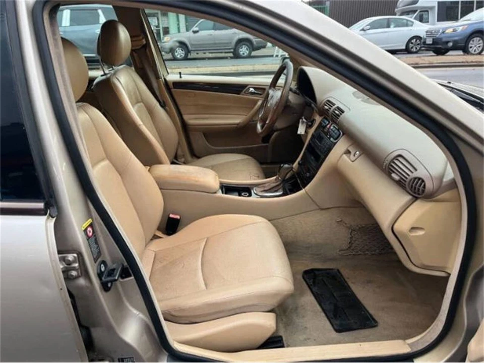 2001 Mercedes-Benz W203 C-Class - Image 13 of 29