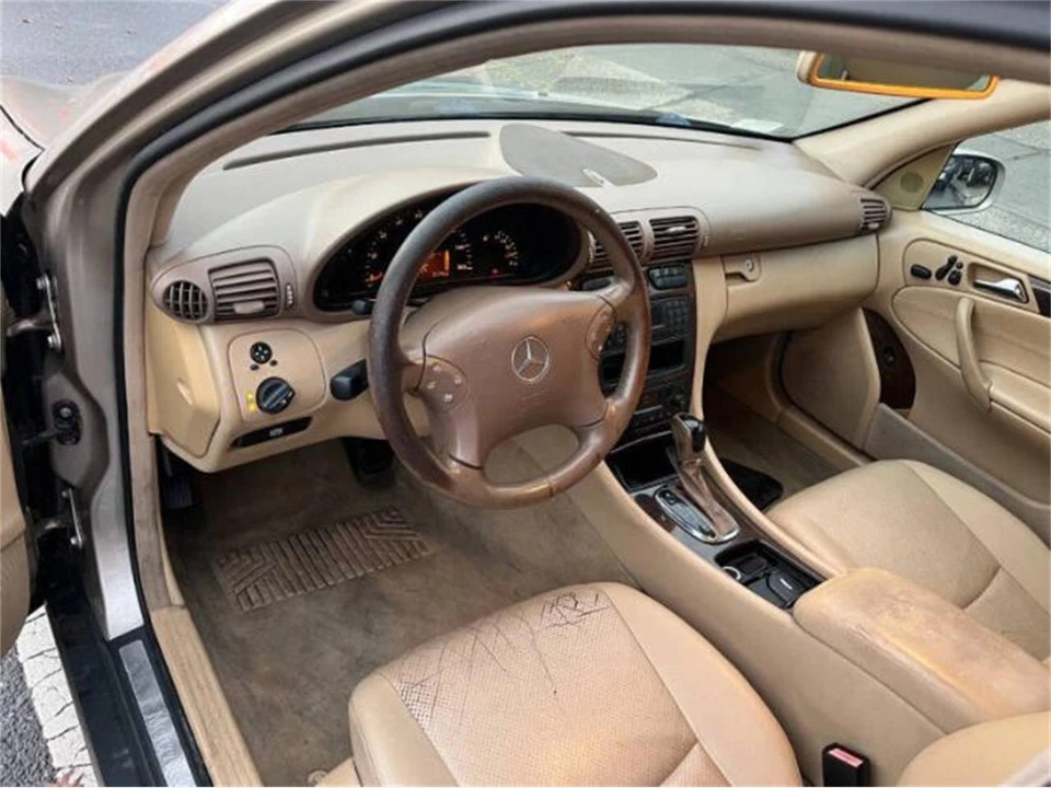 2001 Mercedes-Benz W203 C-Class - Image 24 of 29