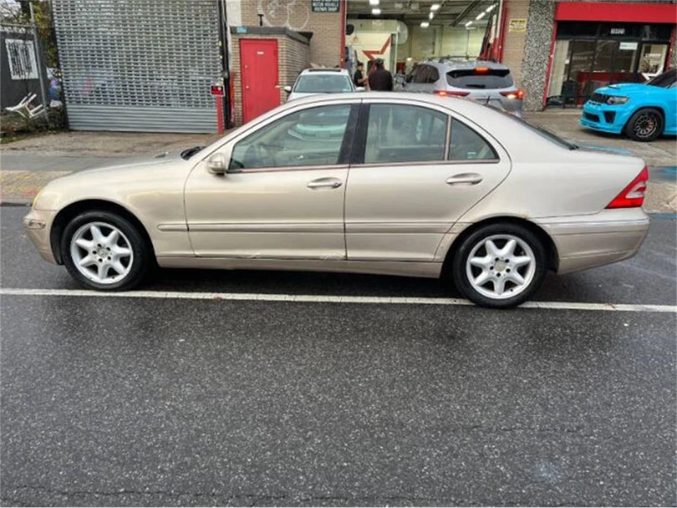 2001 Mercedes-Benz W203 C-Class - Image 28 of 29