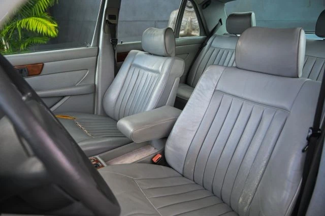 2001 Mercedes-Benz W220 S-Class - Image 18 of 25