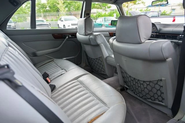 2001 Mercedes-Benz W220 S-Class - Image 17 of 25