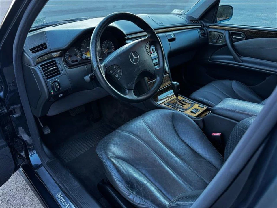2001 Mercedes-Benz - Image 9 of 31