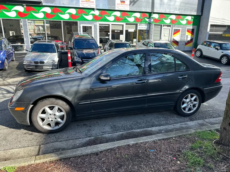 2001 Mercedes-Benz W203 C-Class - Image 2 of 11