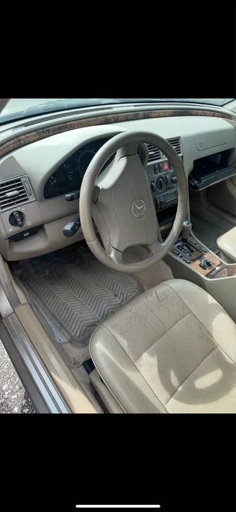 2001 Mercedes-Benz W203 C-Class - Image 2 of 3