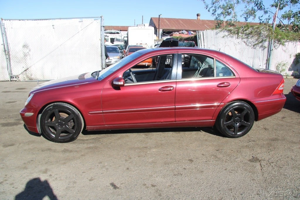 2001 Mercedes-Benz W203 C-Class - Image 3 of 21