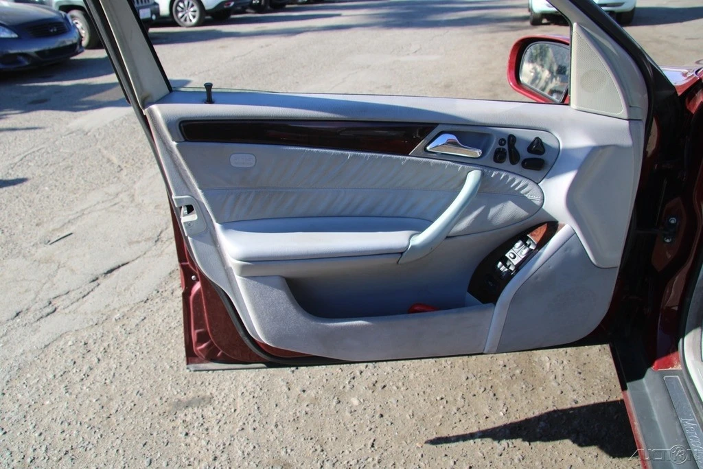 2001 Mercedes-Benz W203 C-Class - Image 13 of 21