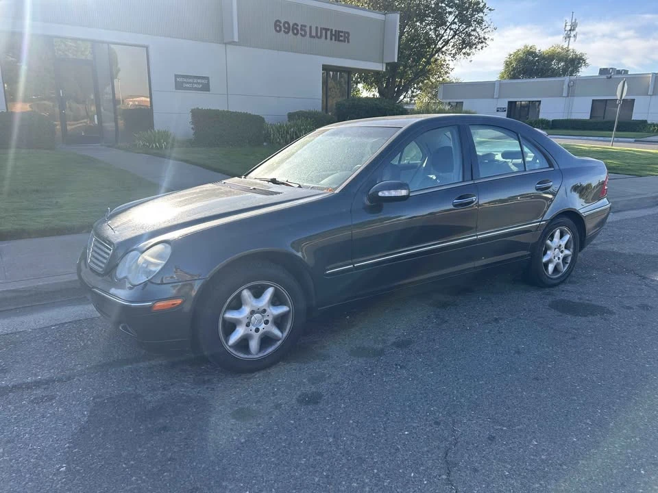 2001 Mercedes-Benz W203 C-Class - Image 2 of 9