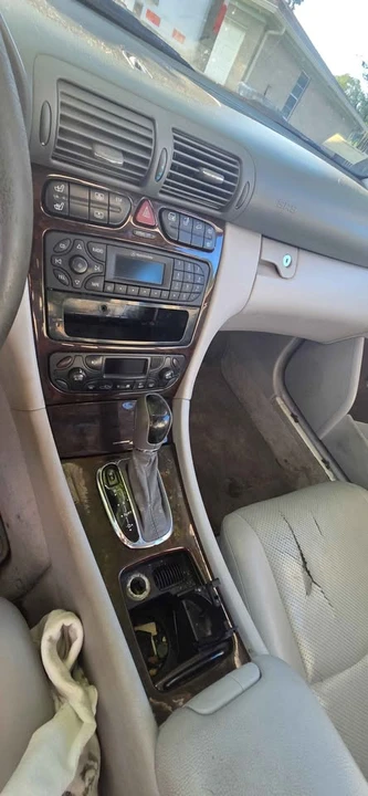 2001 Mercedes-Benz W203 C-Class - Image 9 of 10