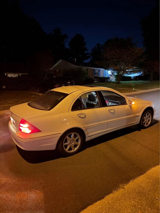 2001 Mercedes-Benz W203 C-Class - Image 11 of 12