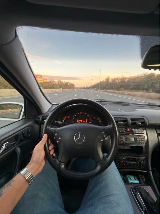 2001 Mercedes-Benz W203 C-Class - Image 9 of 12