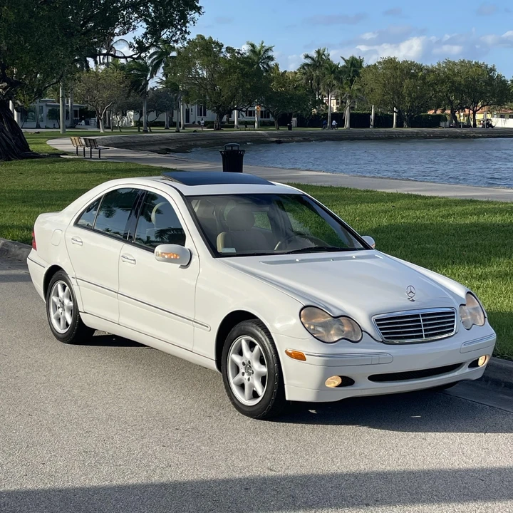 2001 Mercedes-Benz W203 C-Class - Image 2 of 12