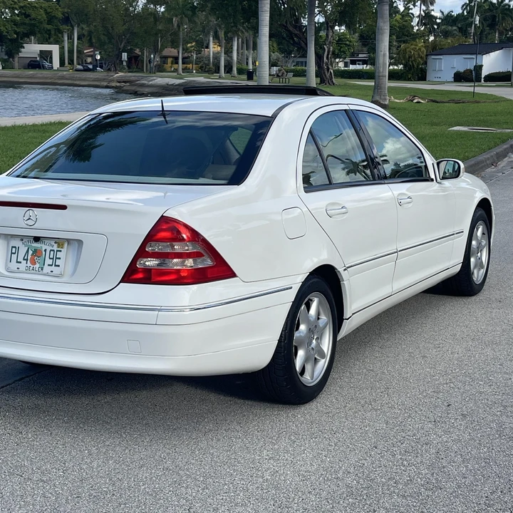 2001 Mercedes-Benz W203 C-Class - Image 11 of 12