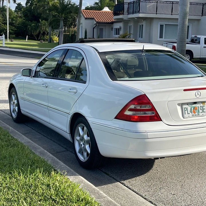 2001 Mercedes-Benz W203 C-Class - Image 9 of 12