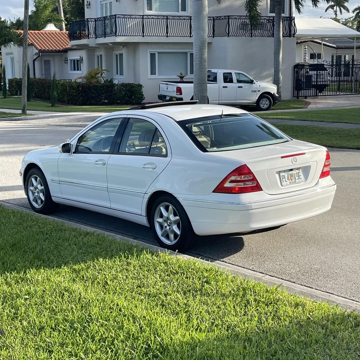 2001 Mercedes-Benz W203 C-Class - Image 8 of 12