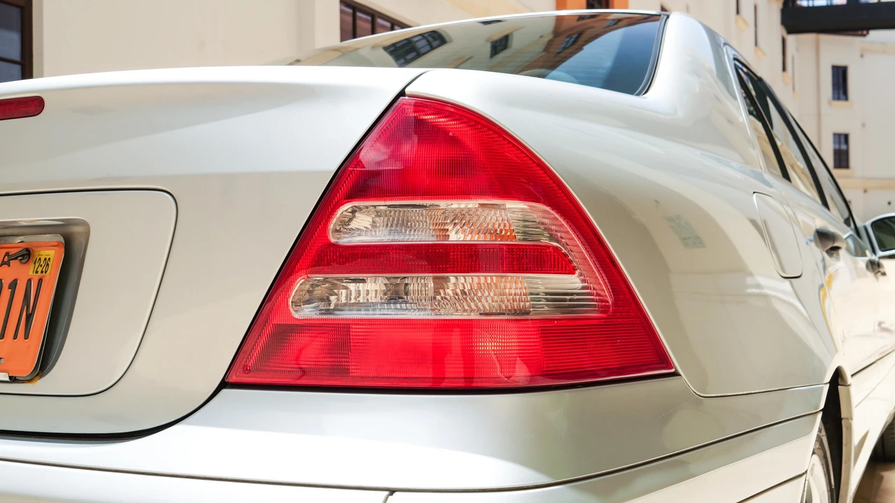 2001 Mercedes-Benz W203 C-Class - Image 27 of 31