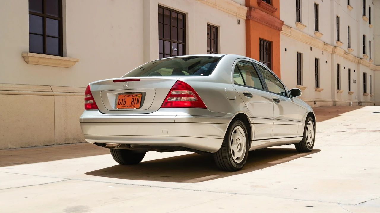 2001 Mercedes-Benz W203 C-Class - Image 9 of 31