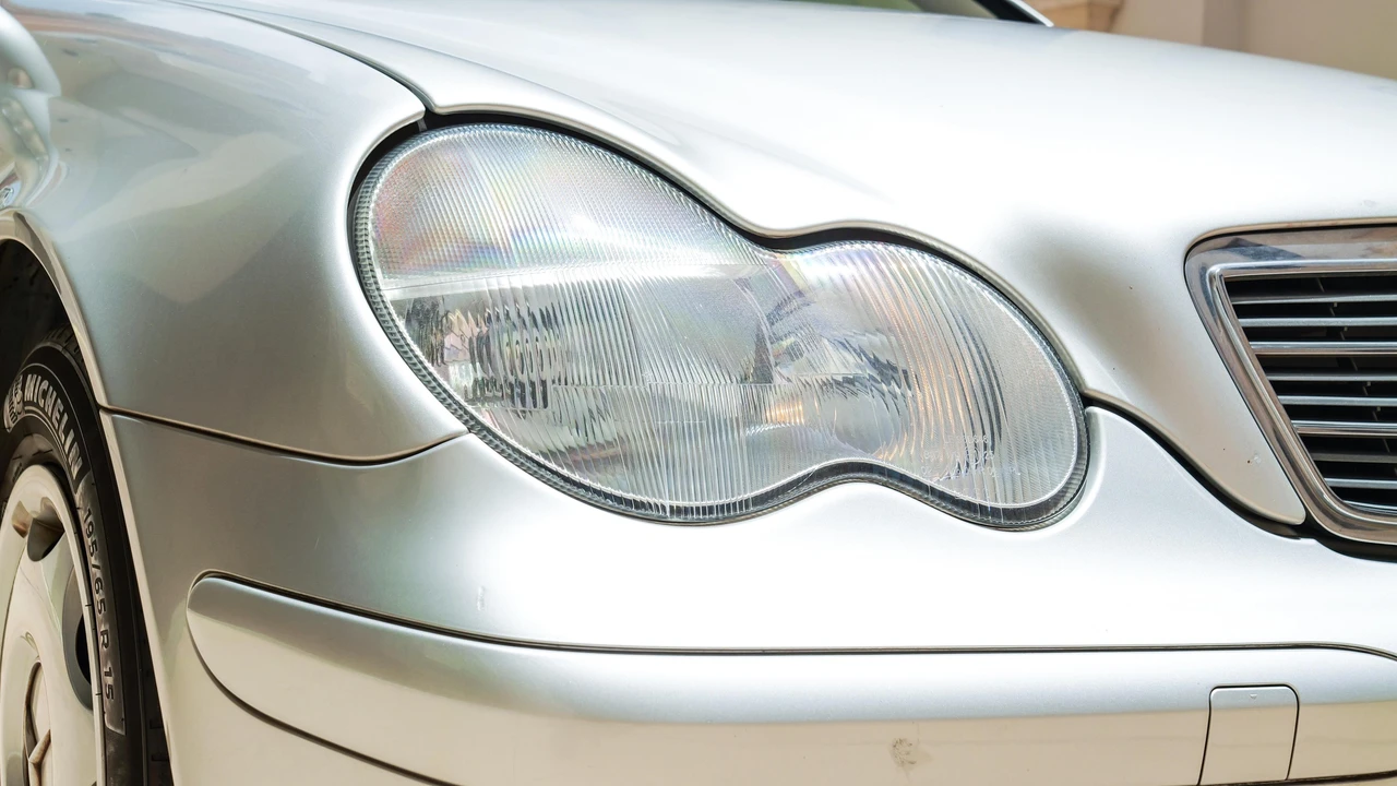 2001 Mercedes-Benz W203 C-Class - Image 12 of 31