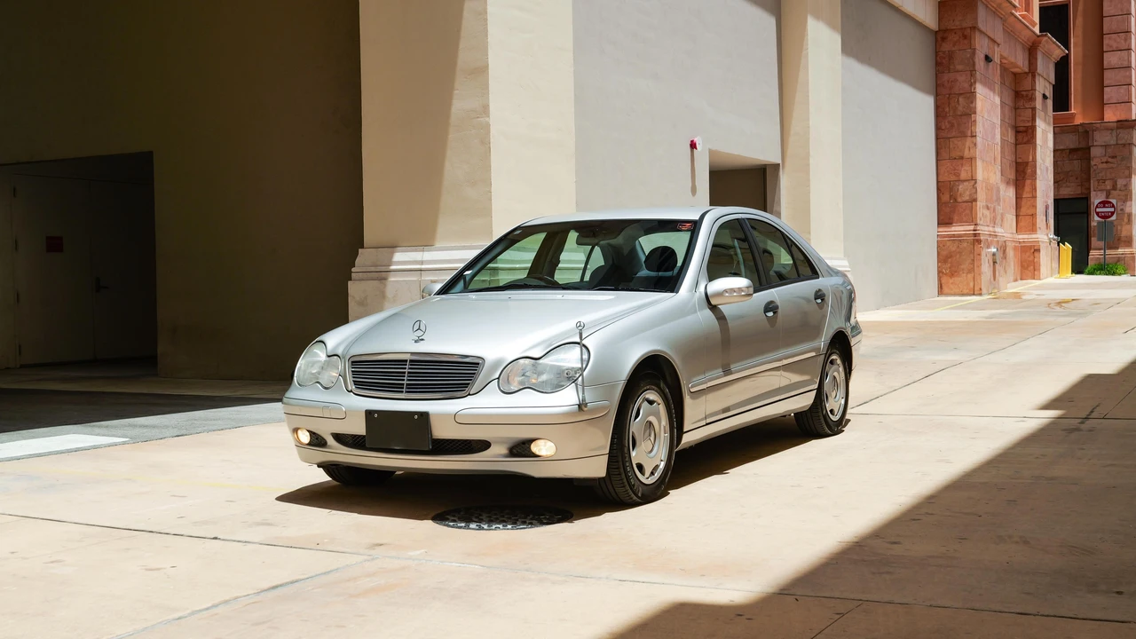 2001 Mercedes-Benz W203 C-Class - Image 6 of 31