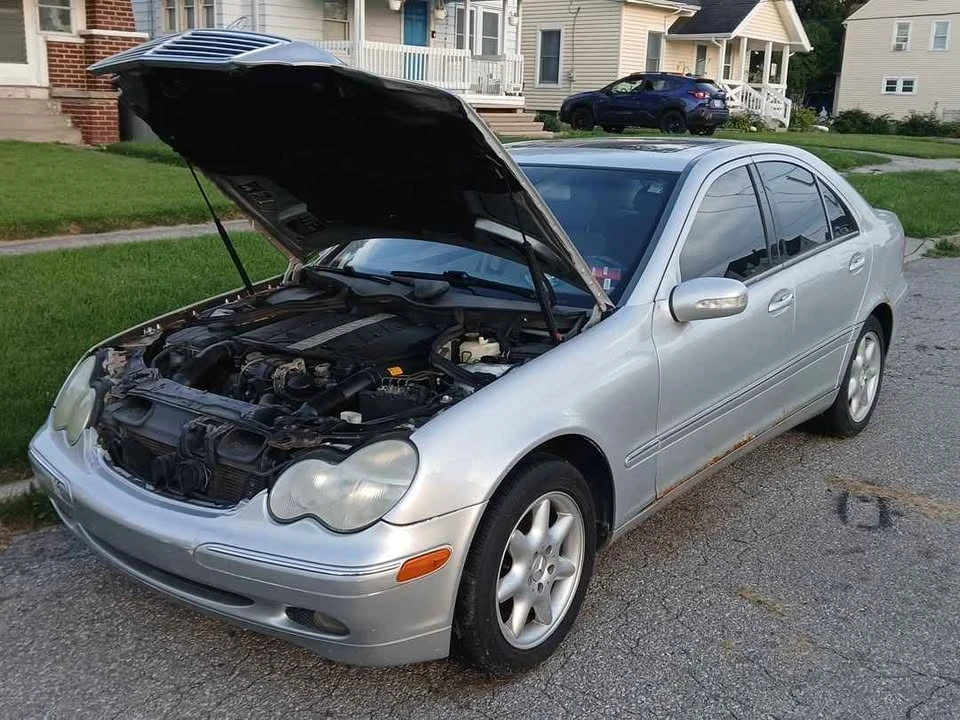 2001 Mercedes-Benz W203 C-Class - Image 2 of 2
