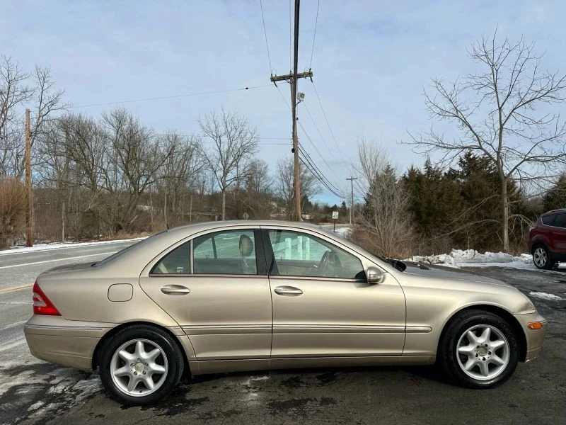 2001 Mercedes-Benz W203 C-Class - Image 8 of 12