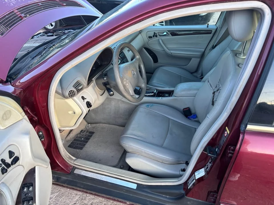 2001 Mercedes-Benz W203 C-Class - Image 9 of 12