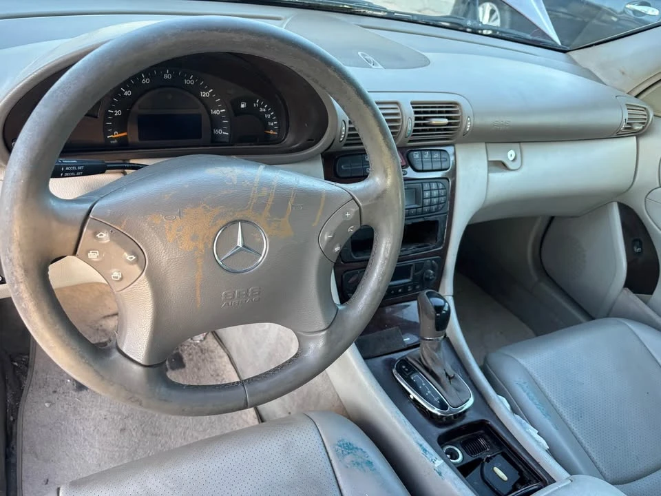 2001 Mercedes-Benz W203 C-Class - Image 10 of 12