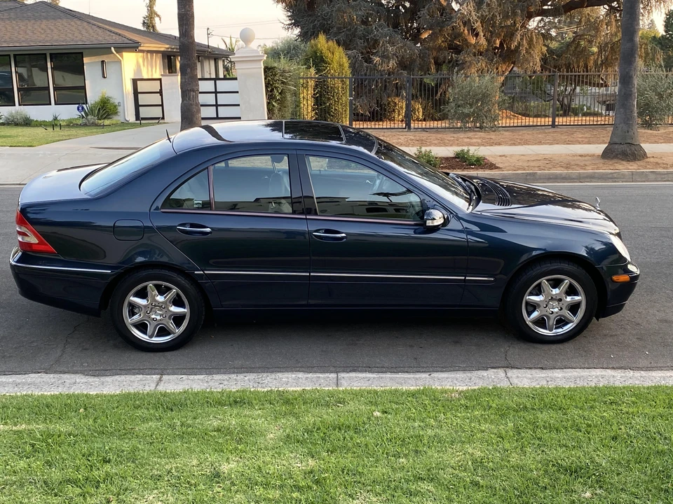 2001 Mercedes-Benz W203 C-Class - Image 6 of 31