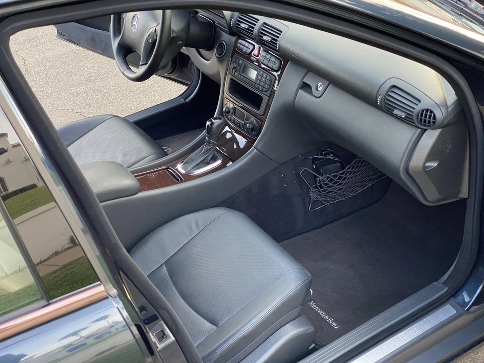 2001 Mercedes-Benz W203 C-Class - Image 16 of 31